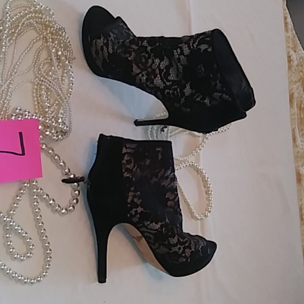 Heels - Picture 3 of 6